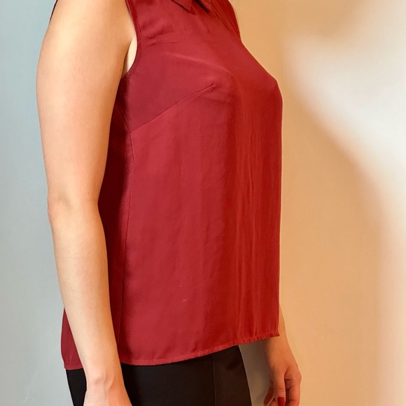 Red Sleeveless Blouse ❤️ - Picture 3 of 4